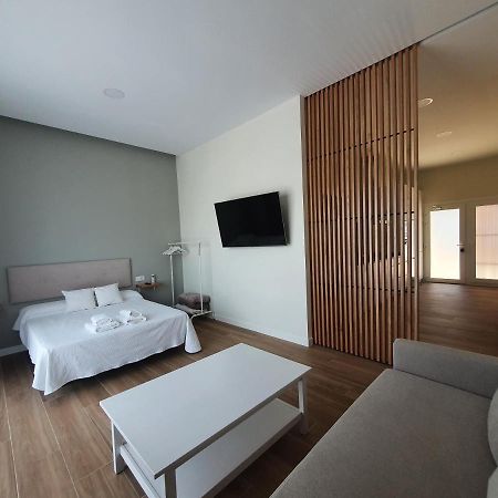 Redondela Apartments - Bedroom, Bathroom & Kitchen Экстерьер фото